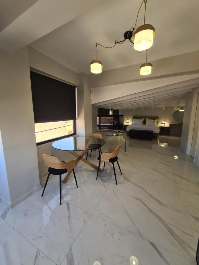 Ilia'S Luxury Suites - Adults Only クシロカストロ エクステリア 写真